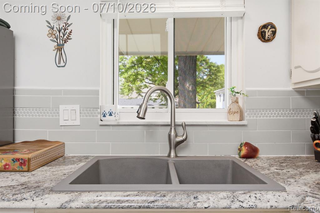 1501 River Road, 301, St. Clair, MI 48079 — Photo 9