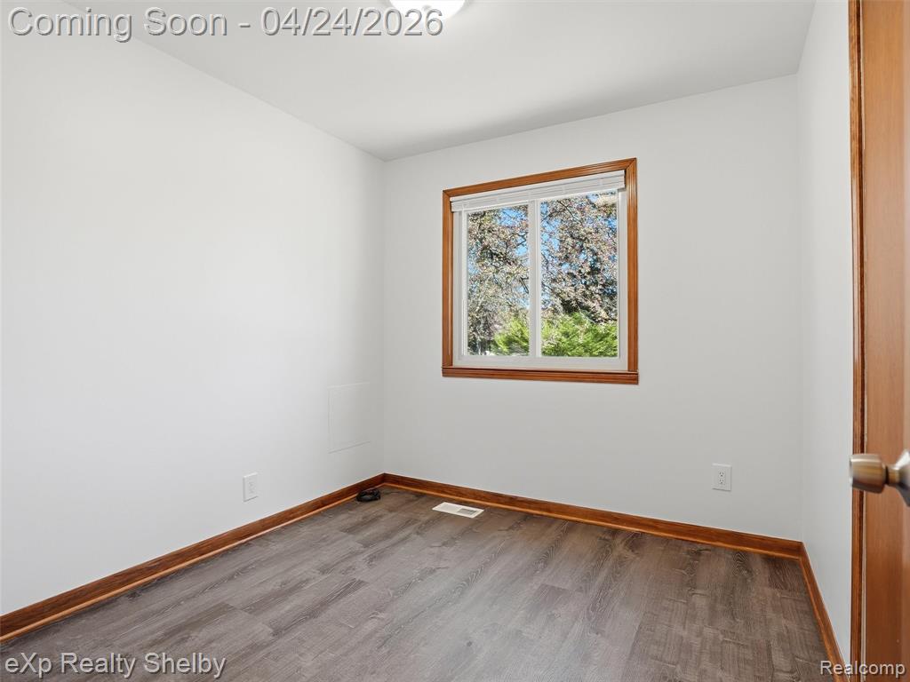 49301 Schoenherr Road, Shelby Twp, MI 48315 — Photo 16