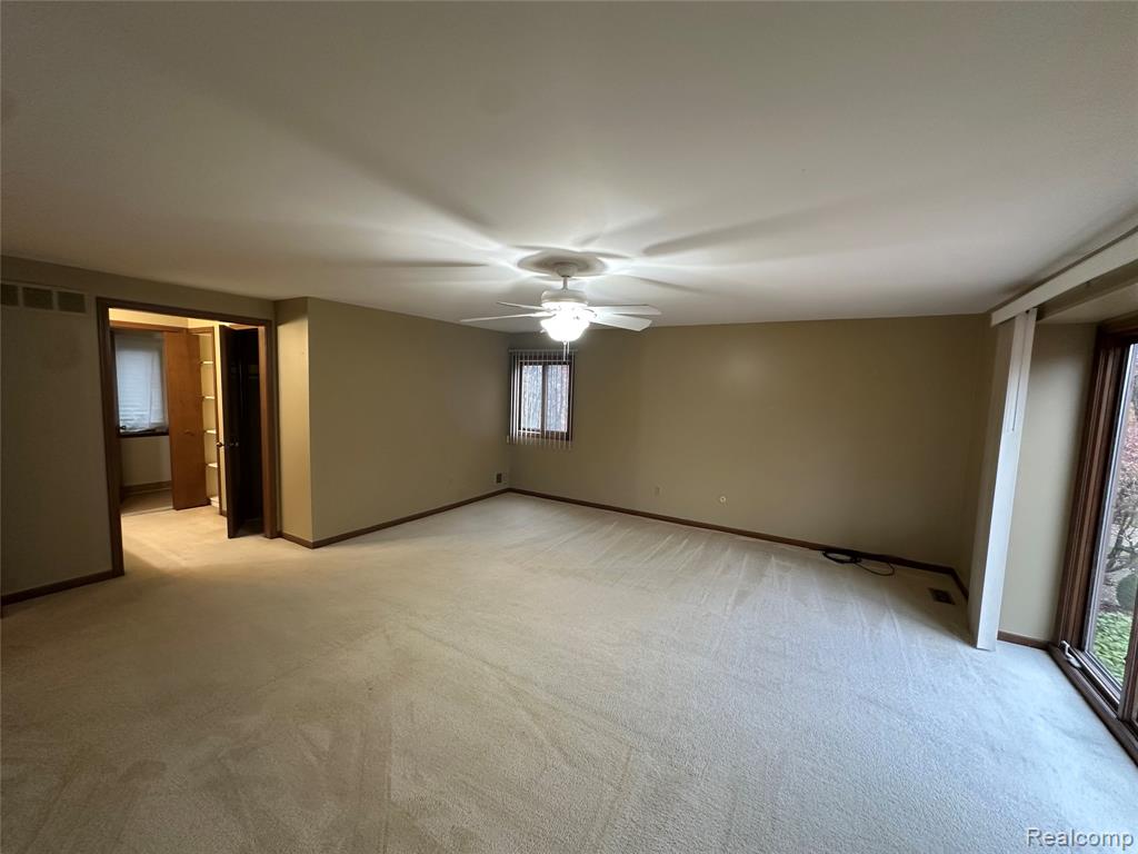 6473 Red Oak Drive, Troy, MI 48098 — Photo 21