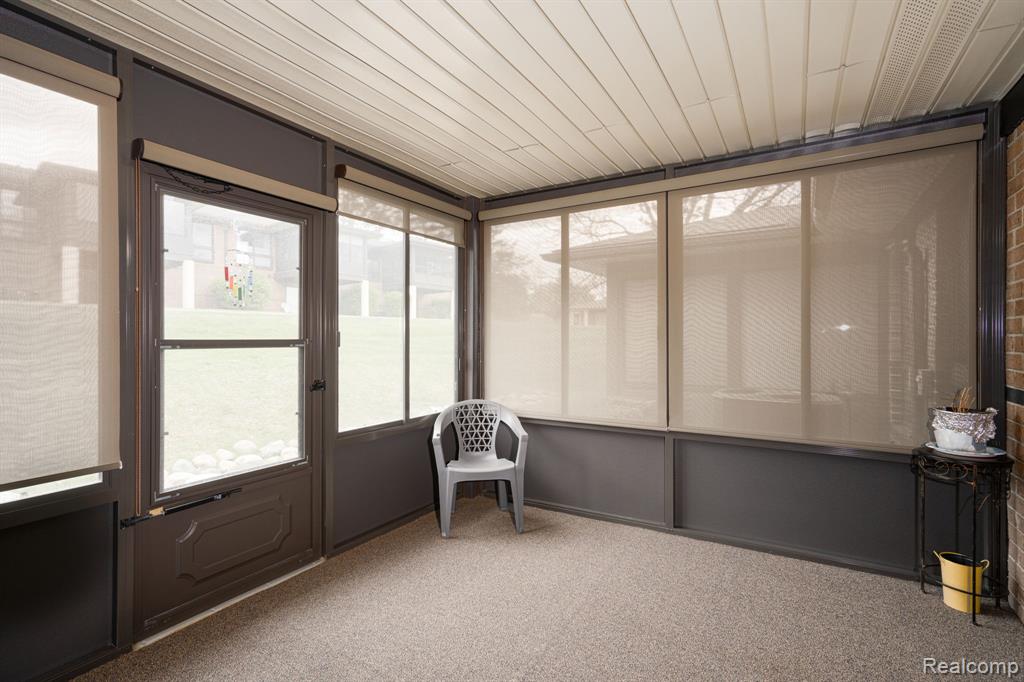 936 Wexford Way, Rochester Hills, MI 48307 — Photo 31