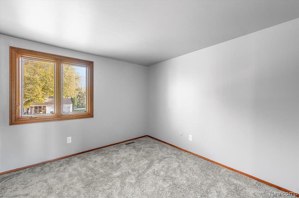 40649 Rinaldi Drive, Sterling Heights, MI 48313 — Photo 34