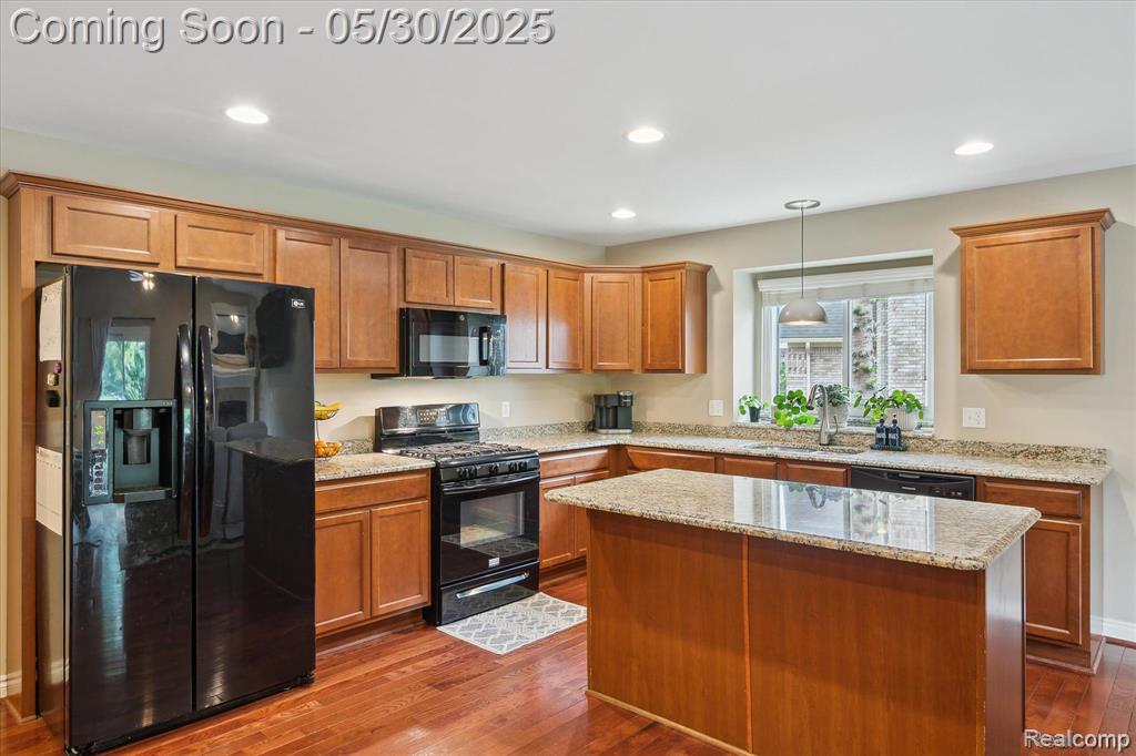 9267 Richfield, Livonia, MI 48150 — Photo 9