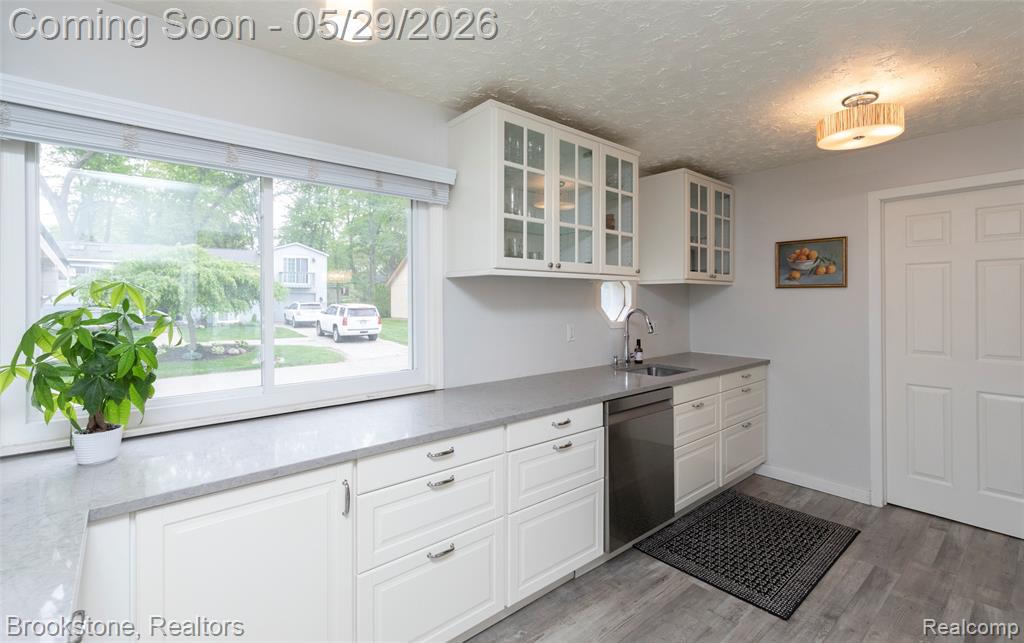 7900 DETROIT Boulevard, West Bloomfield, MI 48323 — Photo 20