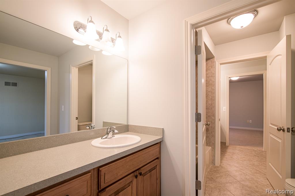 61491 CROWN POINT Drive, Washington, MI — Photo 19