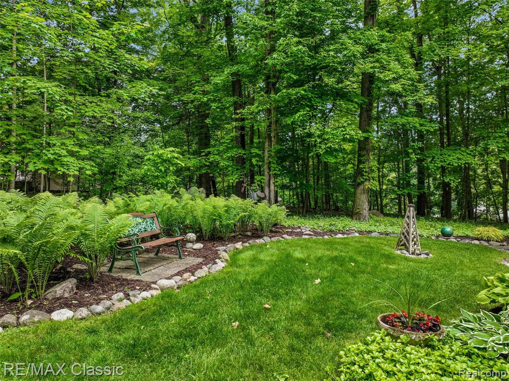 45100 Thornapple Lane, Northville, MI 48168 — Photo 10