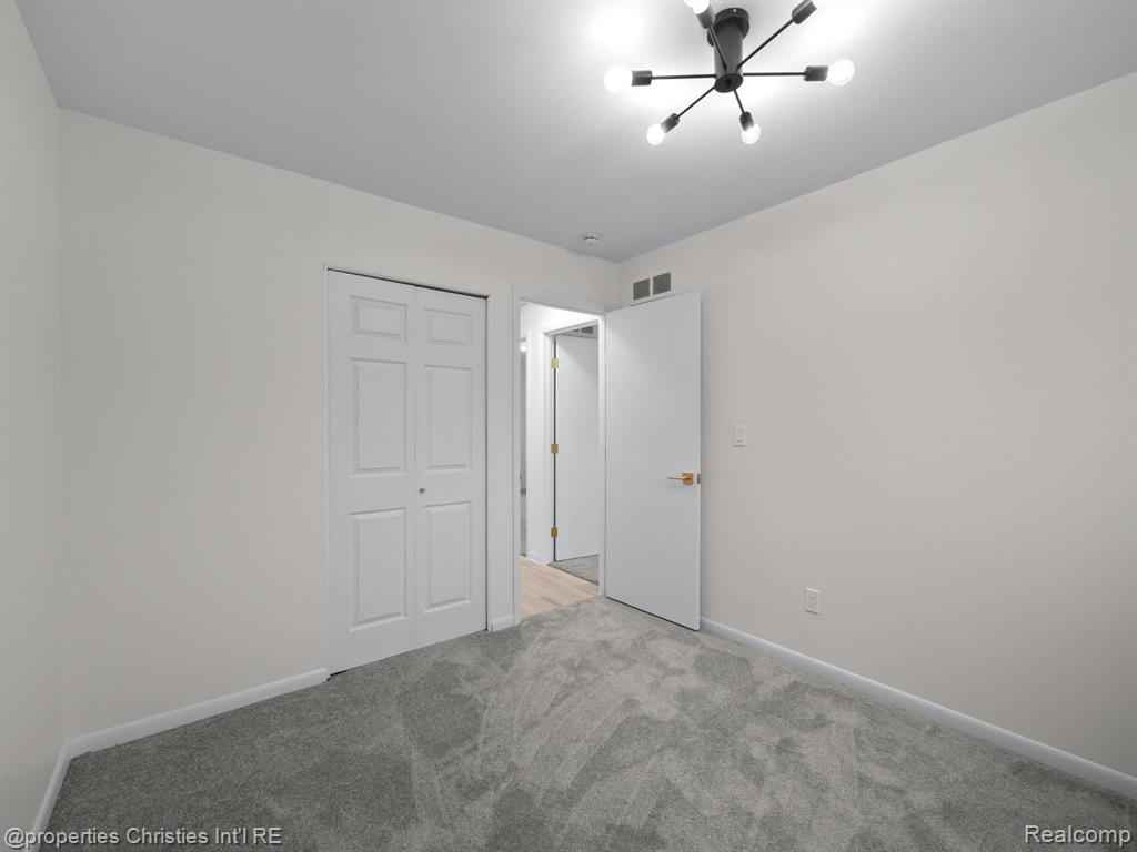 9287 PANAMA Avenue, Ypsilanti, MI 48198 — Photo 17