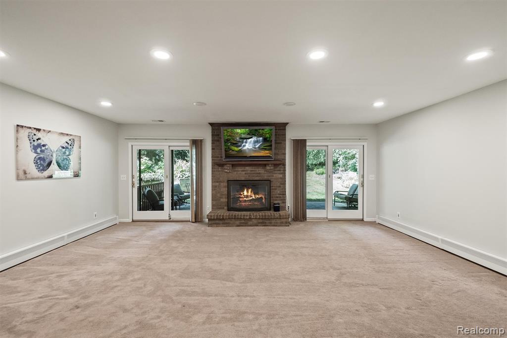 41855 Brentwood Drive, Plymouth, MI 48170 — Photo 31