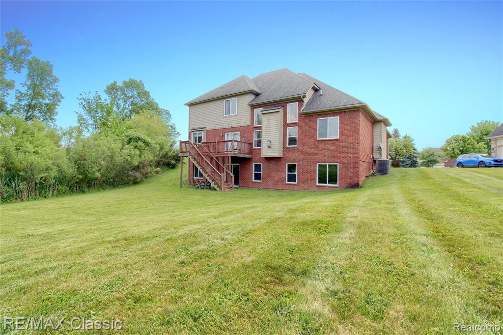 761 Nissen Court, Wixom, MI 48393 — Photo 43