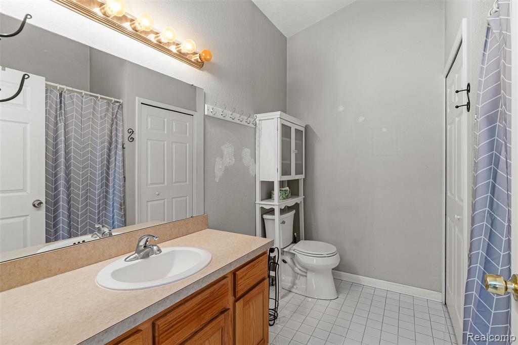 1039 Old Leake Court, 200, Holly, MI 48442 — Photo 23