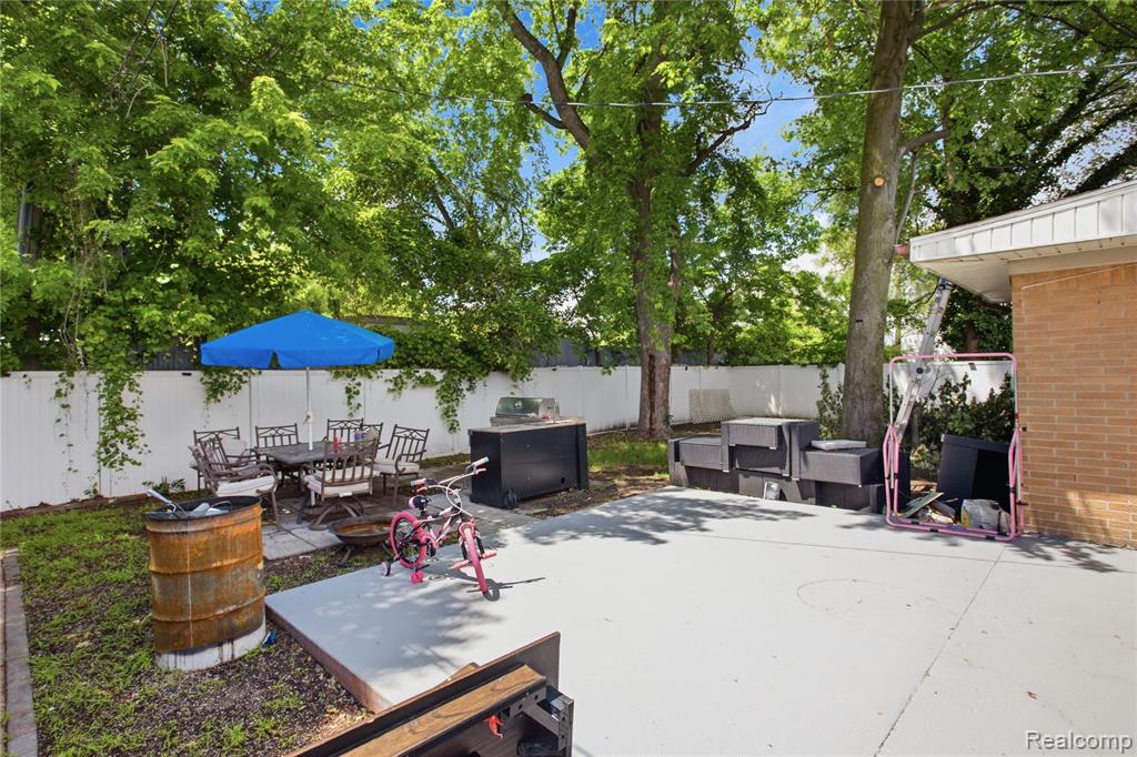 117 N Groesbeck Highway, Mount Clemens, MI 48043 — Photo 23