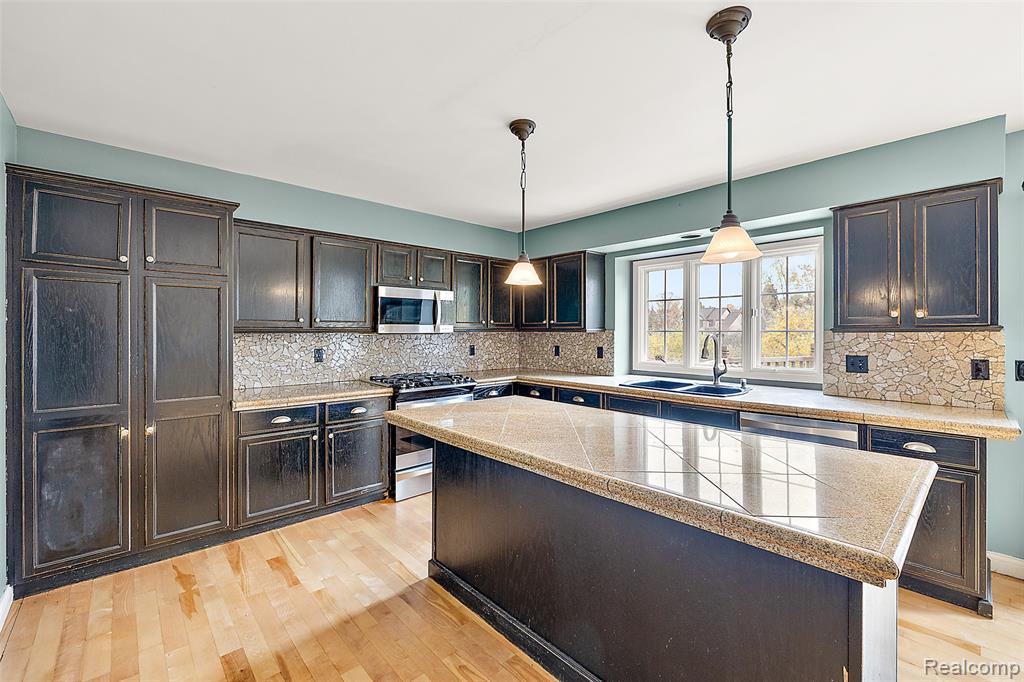 5699 Applegrove Drive, West Bloomfield, MI 48324 — Photo 6