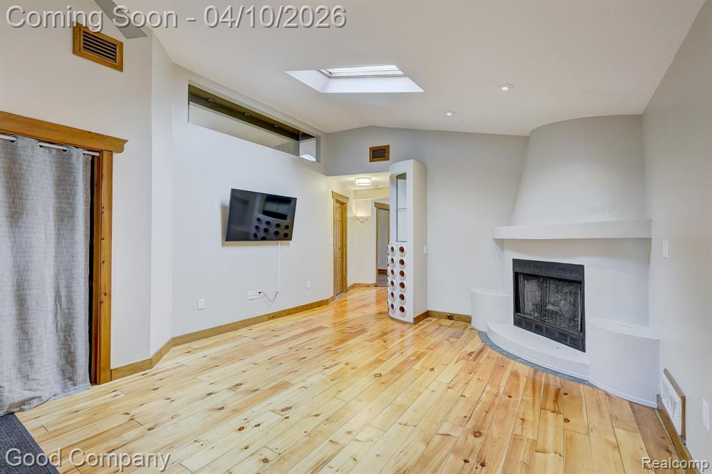 703 Gardenia Avenue, Royal Oak, MI 48067 — Photo 2