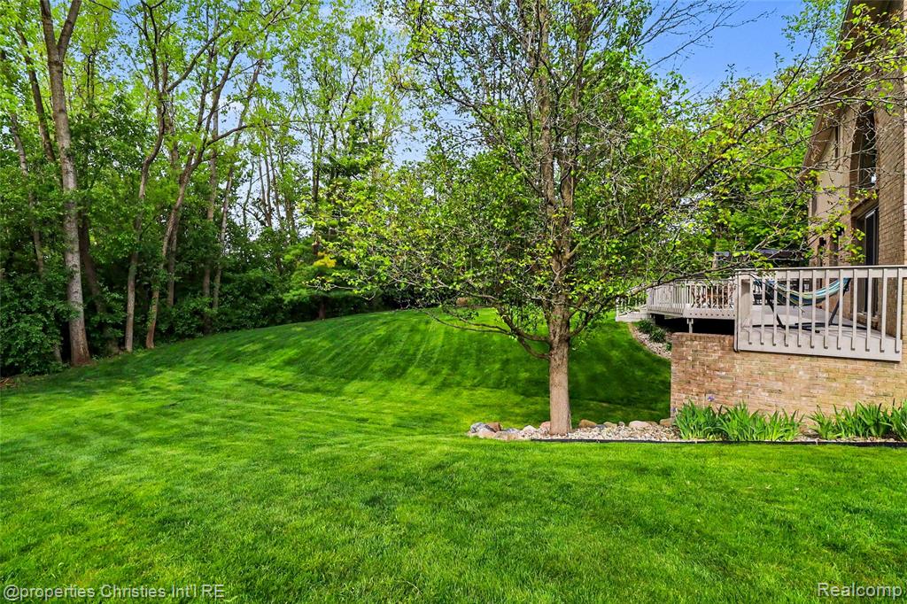 252 Granada Drive, White Lake, MI — Photo 38
