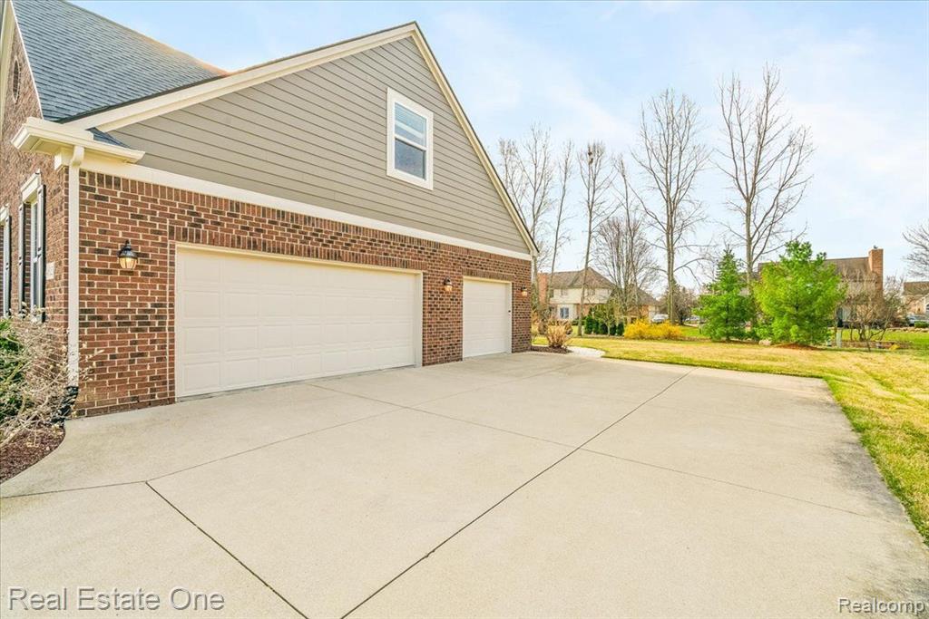 48025 E OXFORD Court, Canton, MI 48187 — Photo 11