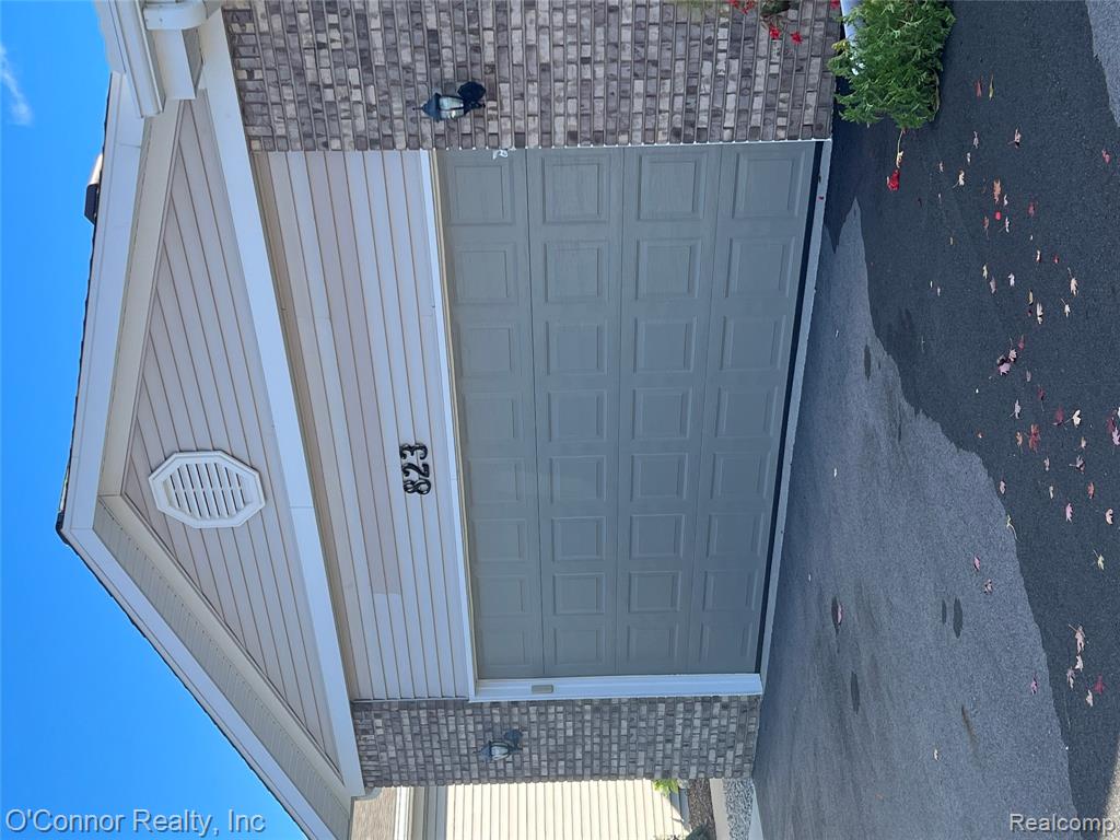 823 Crystal Lane, Marysville, MI 48040 — Photo 2