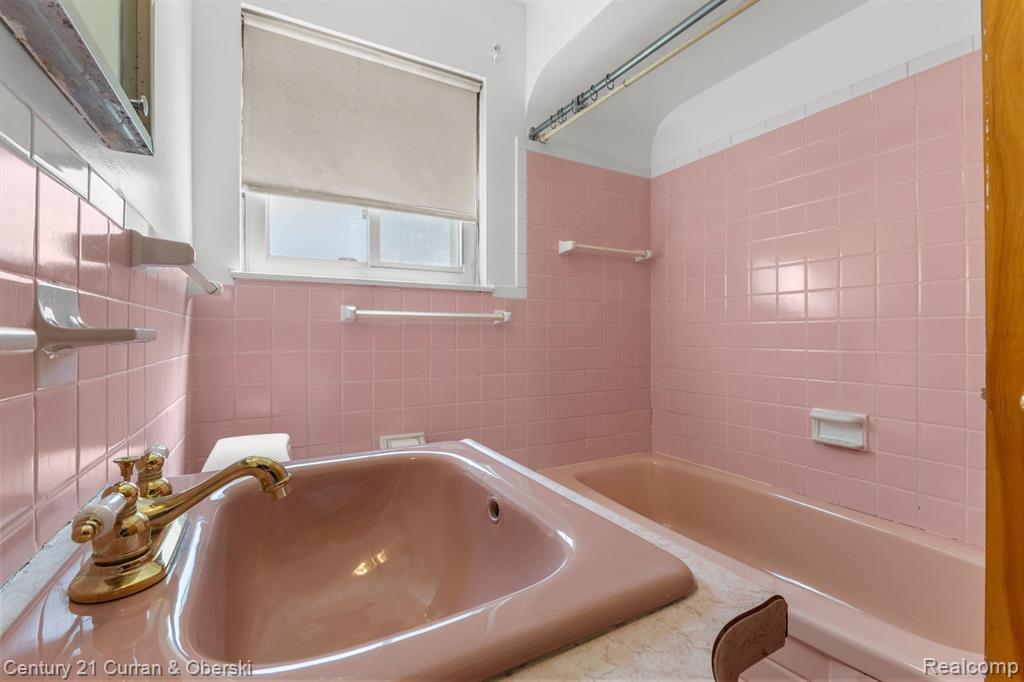 6661 N BEECH DALY Road, Dearborn Heights, MI 48127 — Photo 24
