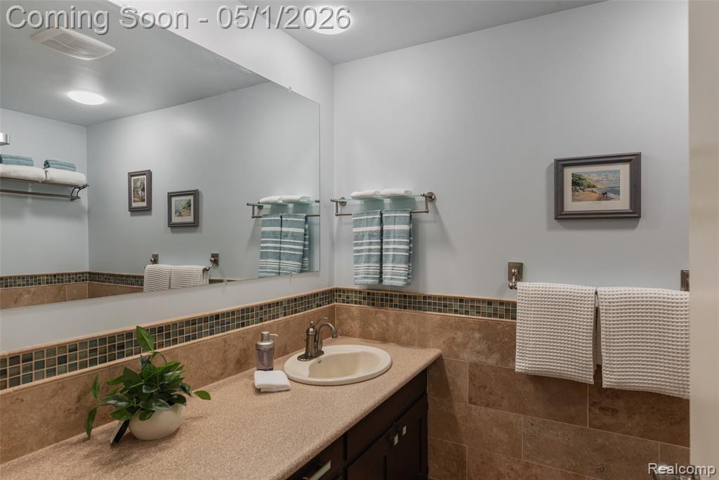 6109 Pebbleshire Drive, Grand Blanc, MI 48439 — Photo 22