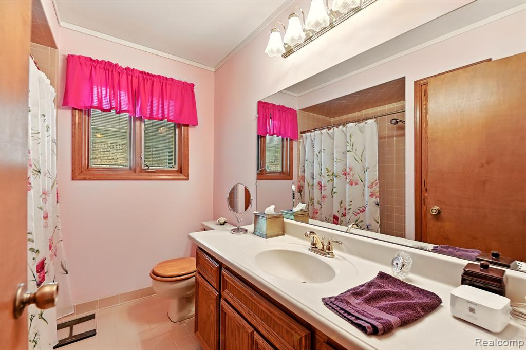 47296 SANBORN Drive, Macomb, MI 48044 — Photo 15