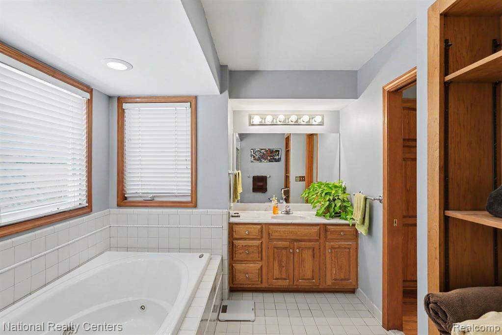 10368 Saint John Drive, Algonac, MI 48001 — Photo 28