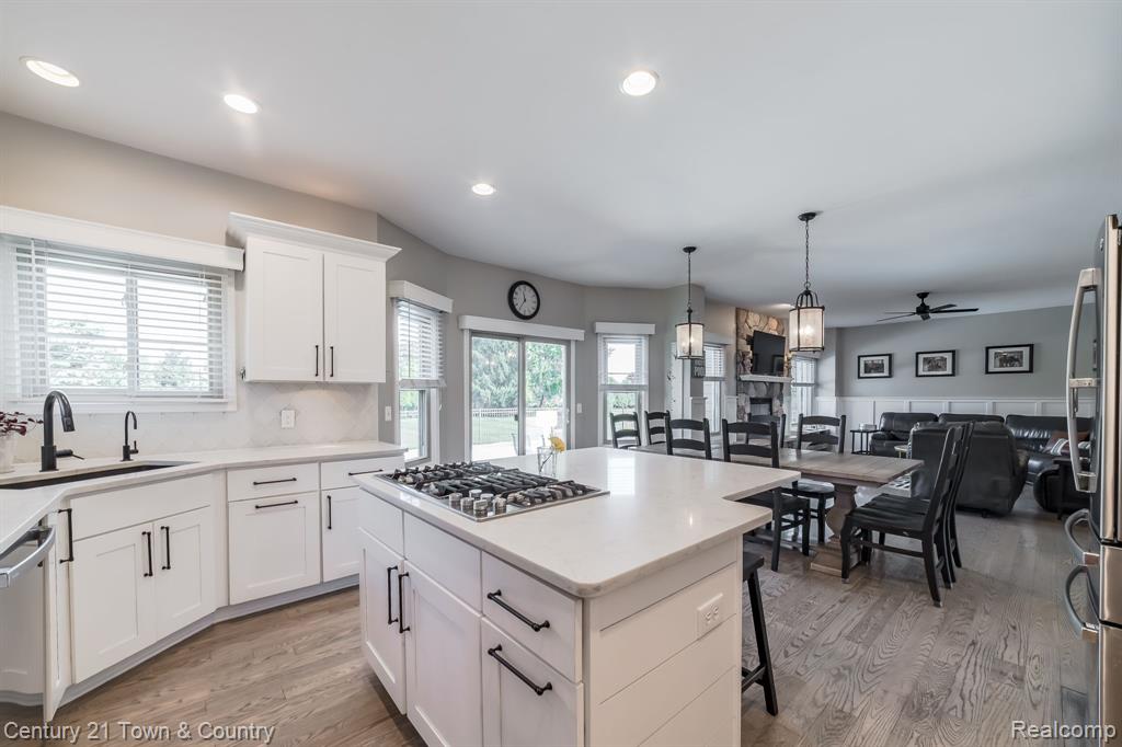 914 SHREWSBURY Drive, Clarkston, MI 48348 — Photo 17