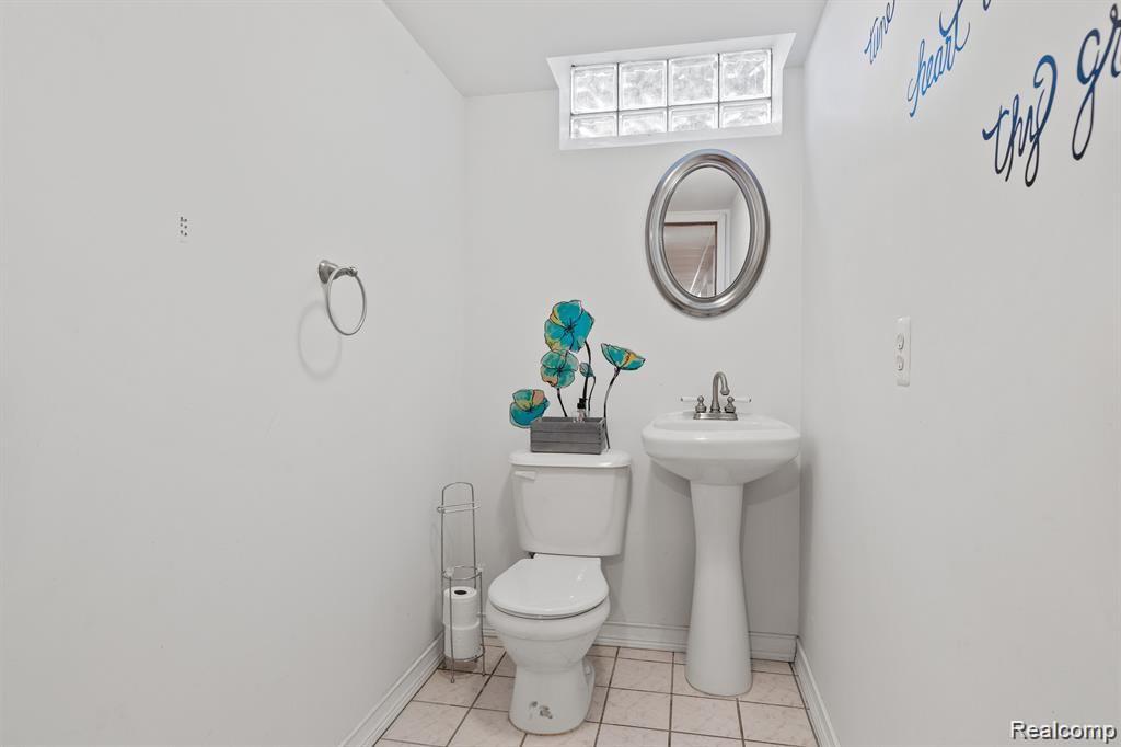 8575 DARLENE Street, Warren, MI 48093 — Photo 25