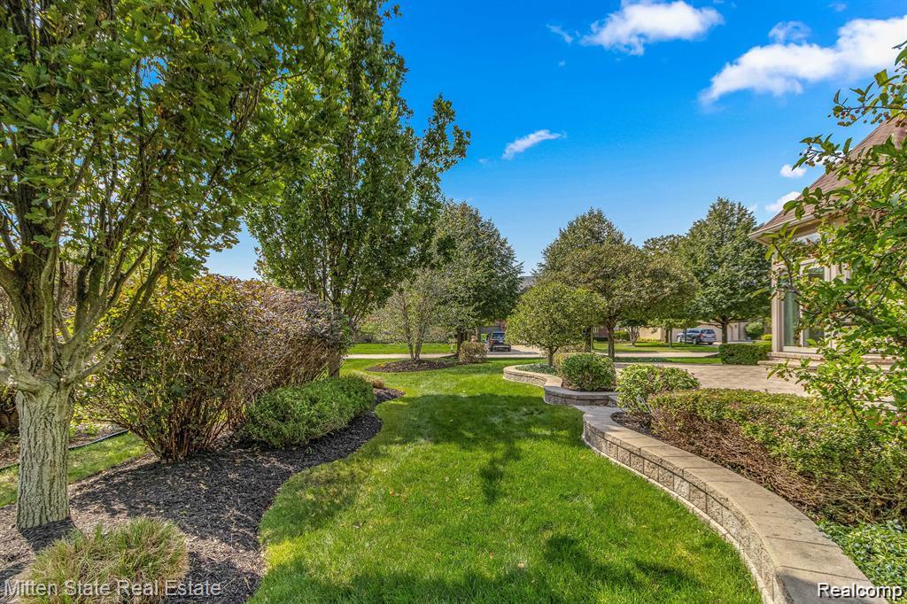 21254 Clayton Drive, Macomb, MI 48044 — Photo 16