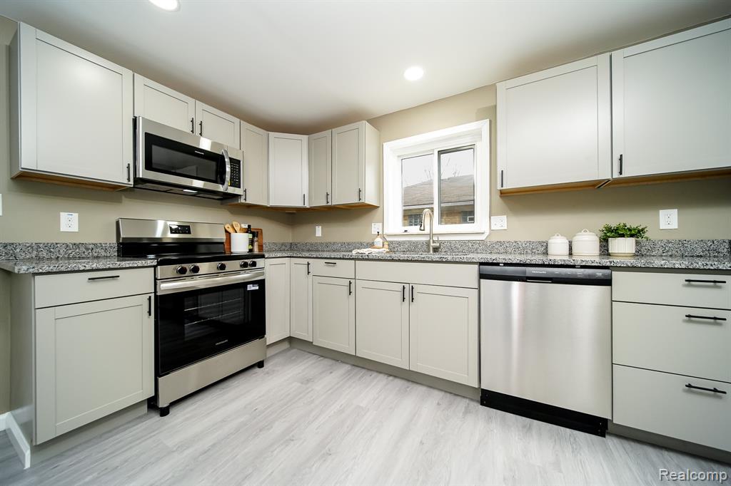 7244 FISHER Avenue, Warren, MI 48091 — Photo 18