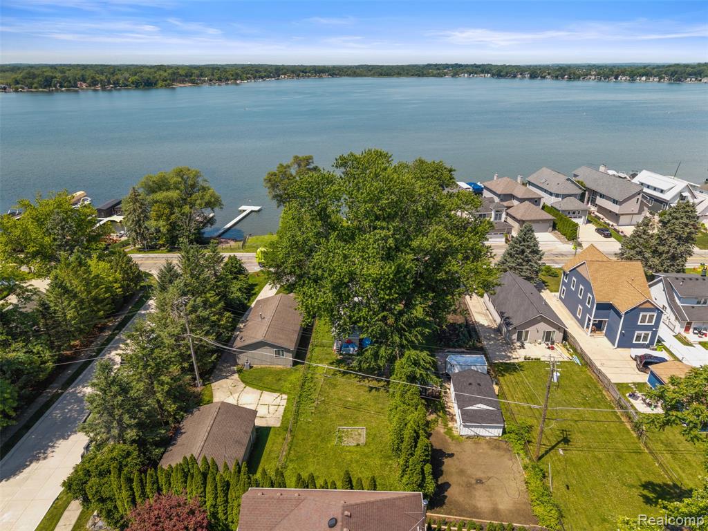 1325 E Lake Drive, Novi, MI 48377 — Photo 25