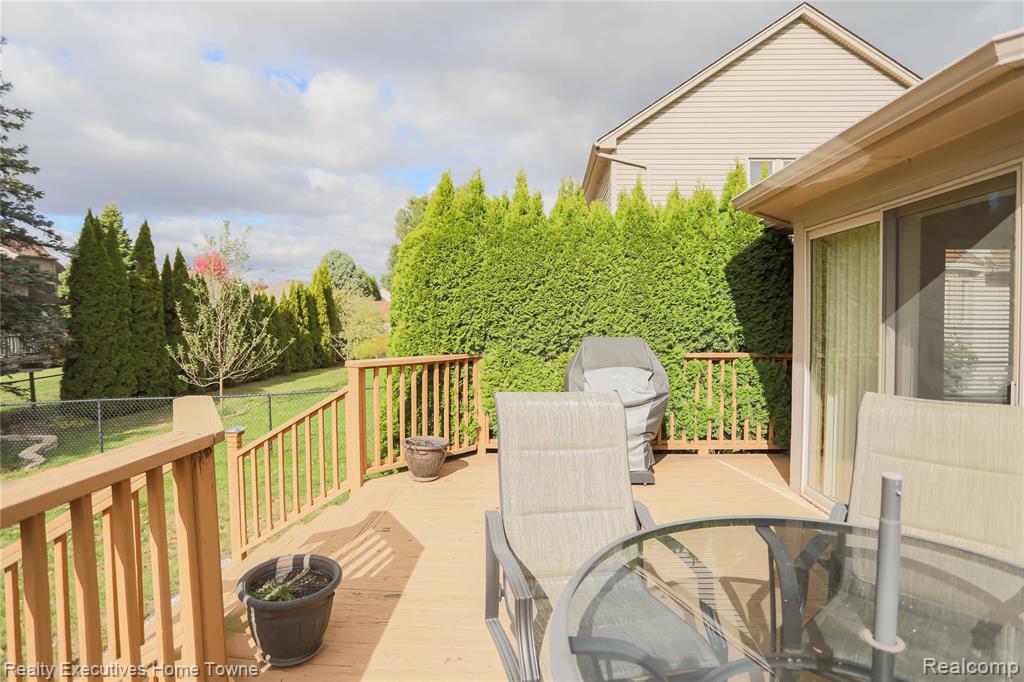 50315 Alden Drive, Macomb, MI 48044 — Photo 10