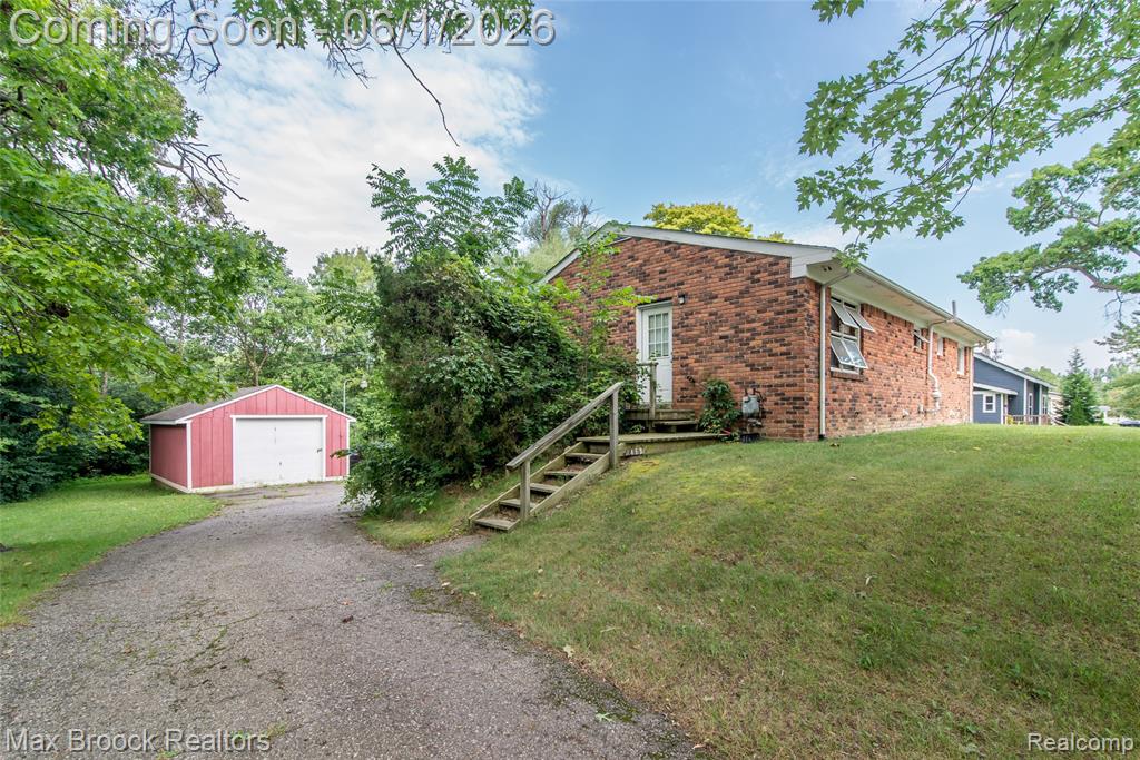 465 Robert Court, Auburn Hills, MI 48326 — Photo 4