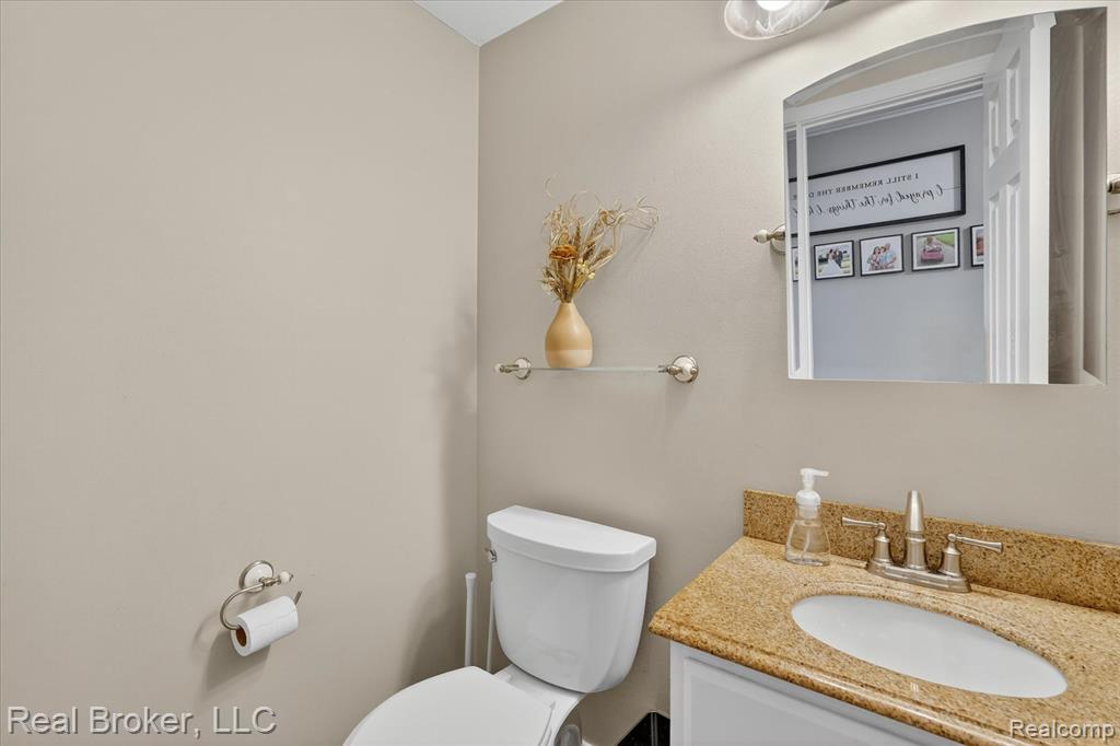 27-3885-Morgan-Rd-Orion-Township-MI-48359-WindowStill.jpg