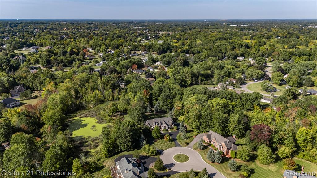 8242 Pine Hollow Court, Grand Blanc, MI 48439 — Photo 62
