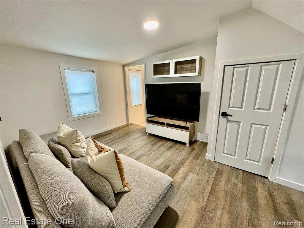 571 ANDRESEN Court, Hazel Park, MI 48030 — Photo 44