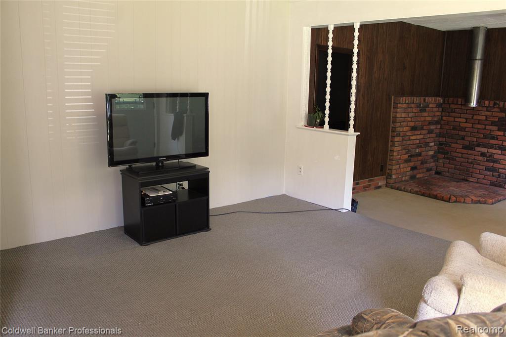 10593 9 Mile Road, Whitmore Lake, MI 48189 — Photo 4