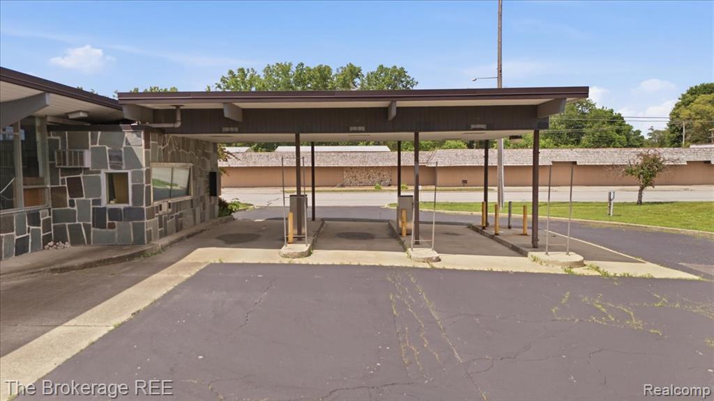 6093 Dixie Highway, Bridgeport, MI 48722 — Photo 6