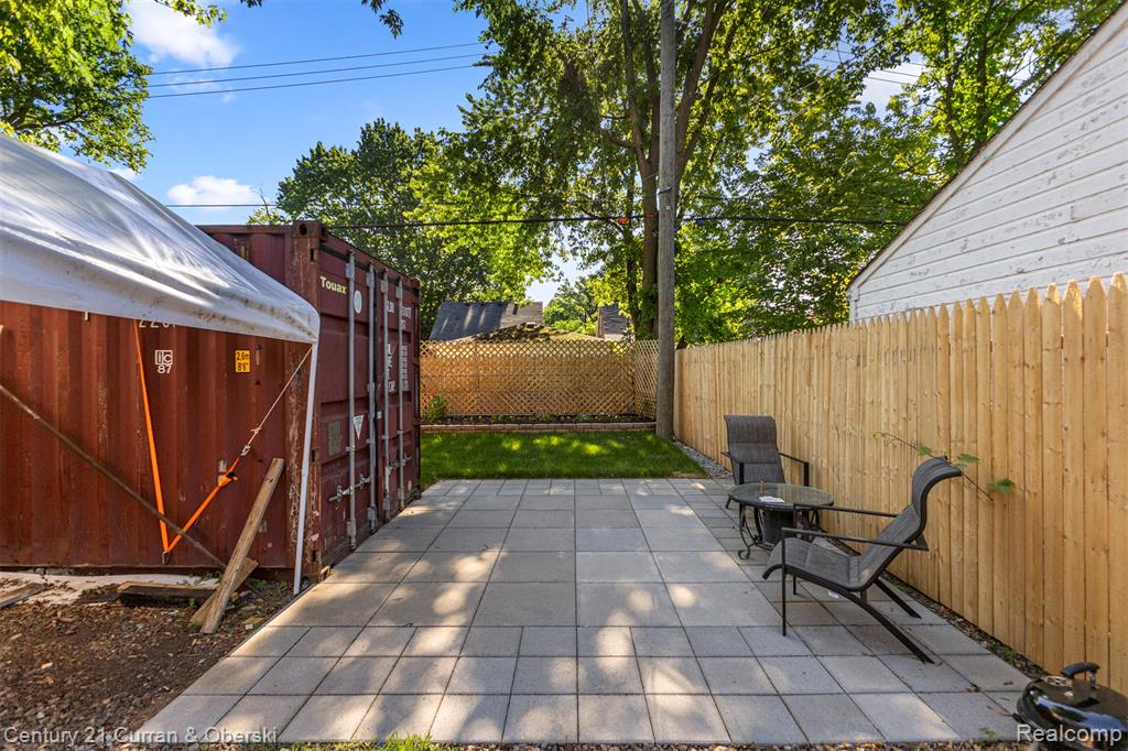 9976 Pierson Street, Detroit, MI 48228 — Photo 38