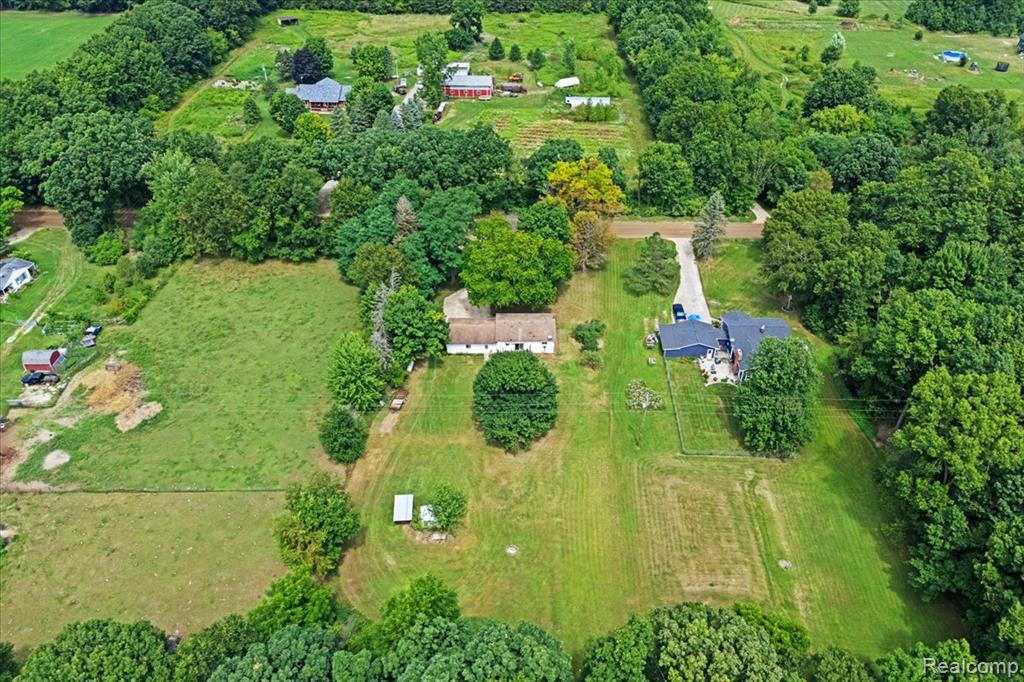 6460 Hogan Road, Fenton, MI 48430 — Photo 31