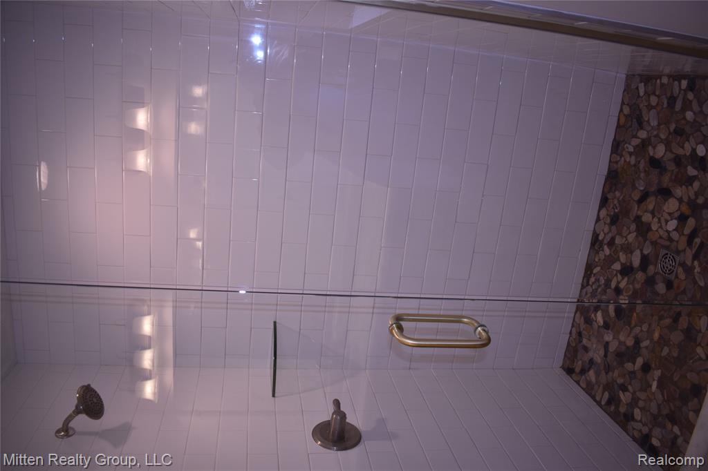 16255 Catalpa Ridge Drive, Holly, MI 48442 — Photo 16