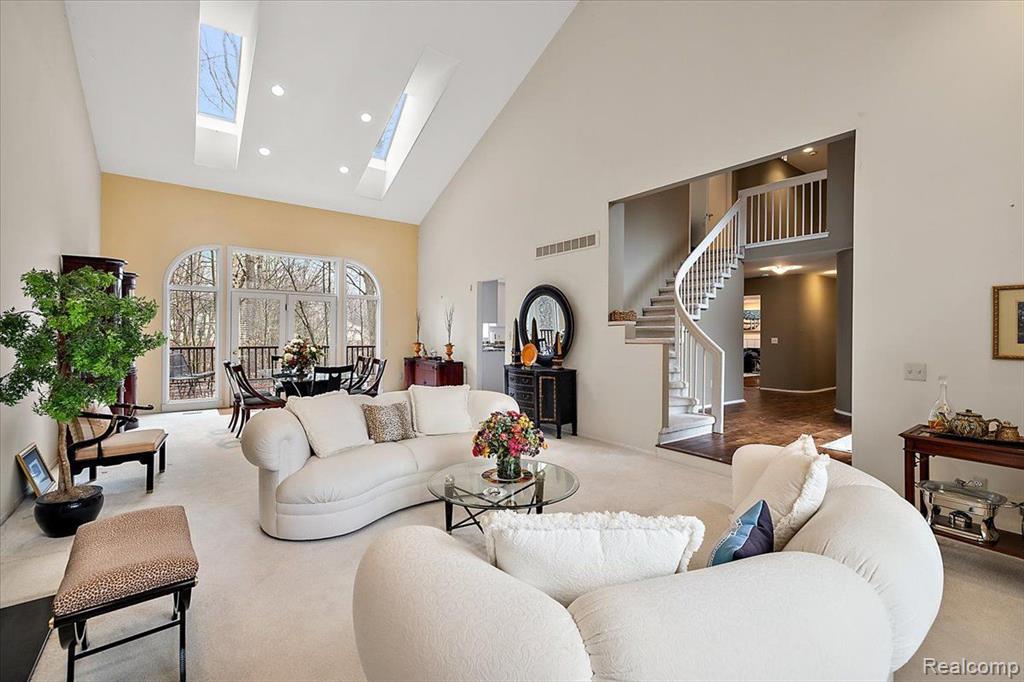 6988 LAKEMONT Circle, West Bloomfield, MI 48323 — Photo 6