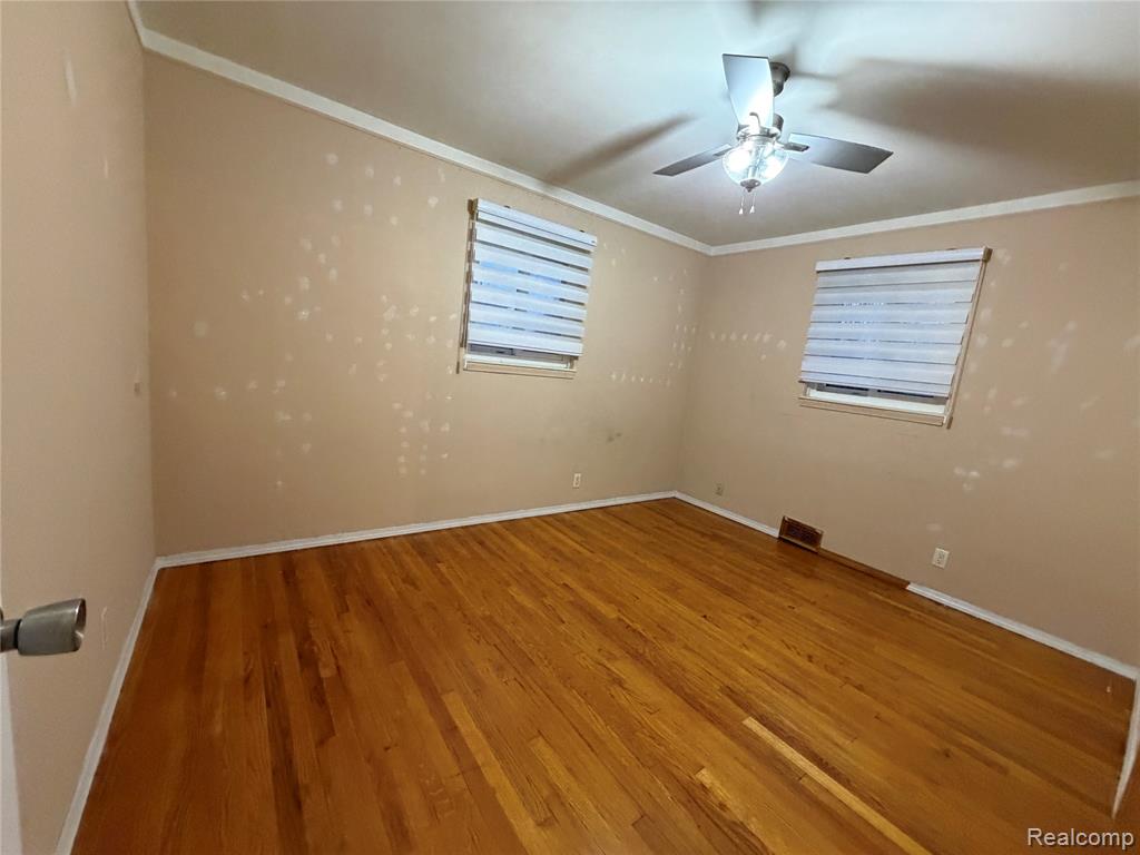 25125 Campbell Avenue, Warren, MI 48089 — Photo 5