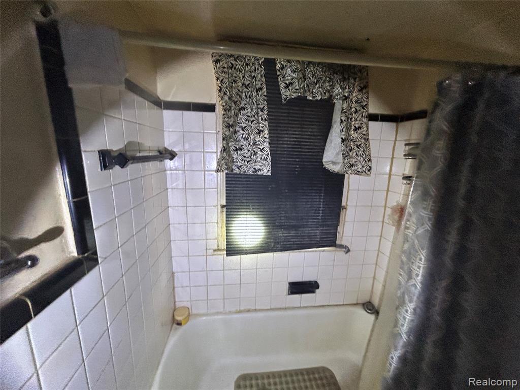 20233 Roselawn Street, Detroit, MI 48221 — Photo 24