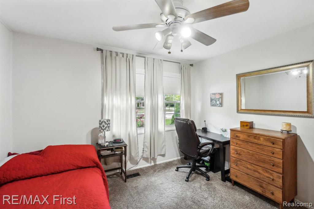 4812 FOXCROFT Drive, Troy, MI 48085 — Photo 16