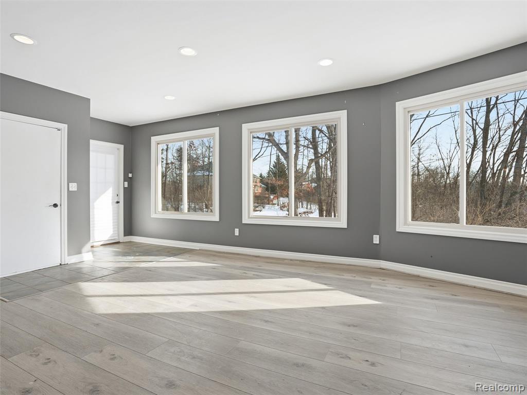29750 Bristol Lane, Bingham Farms, MI 48025 — Photo 24