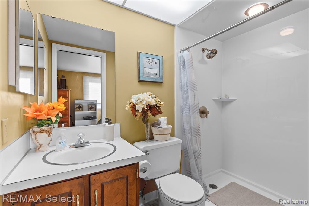 1490 Dyemeadow Lane, Flint, MI 48532 — Photo 38
