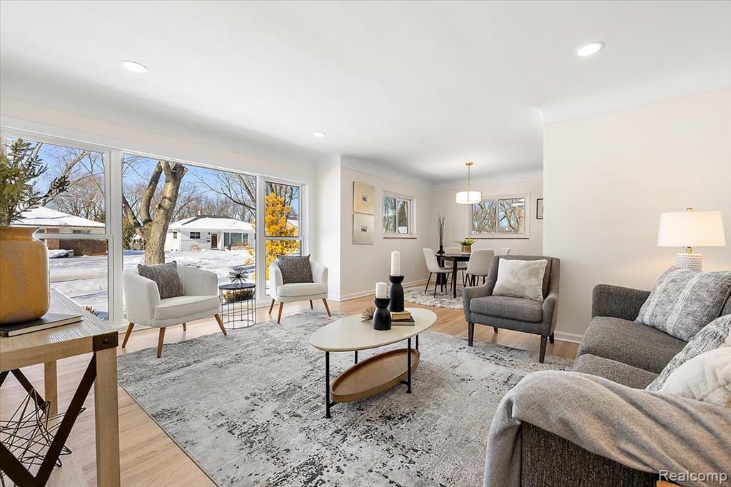 31060 E Rutland Street, Beverly Hills, MI 48025 — Photo 8