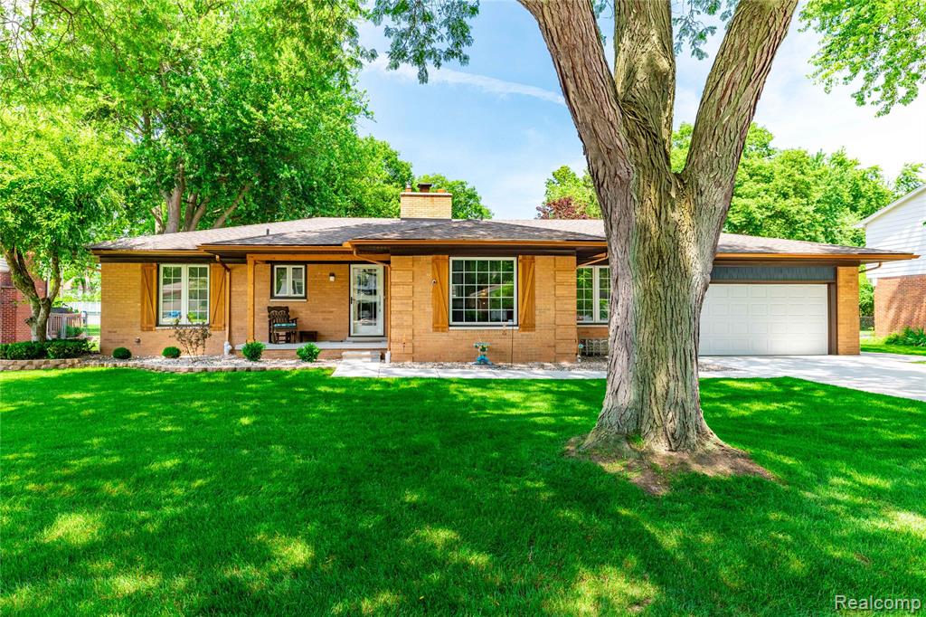 8366 Glengarry Road, Grosse Ile, MI 48138 — Photo 39