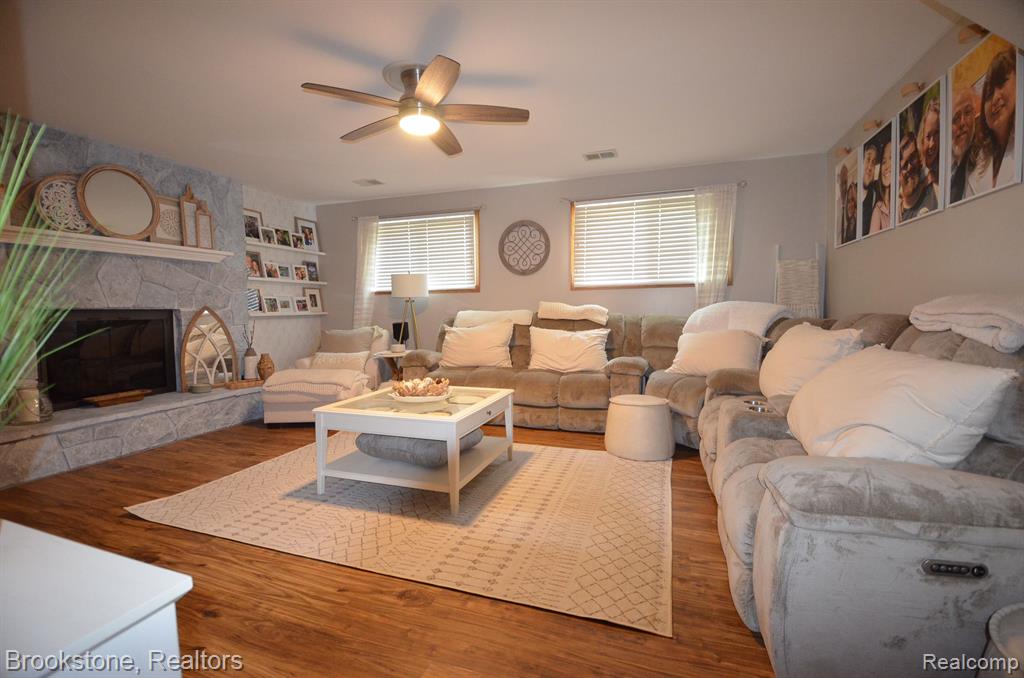 4856 CLINTON WAY Drive, Waterford, MI 48328 — Photo 29