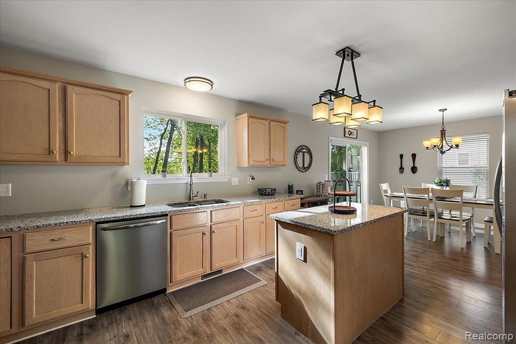 457 Cove View Drive, Waterford, MI 48327 — Photo 14