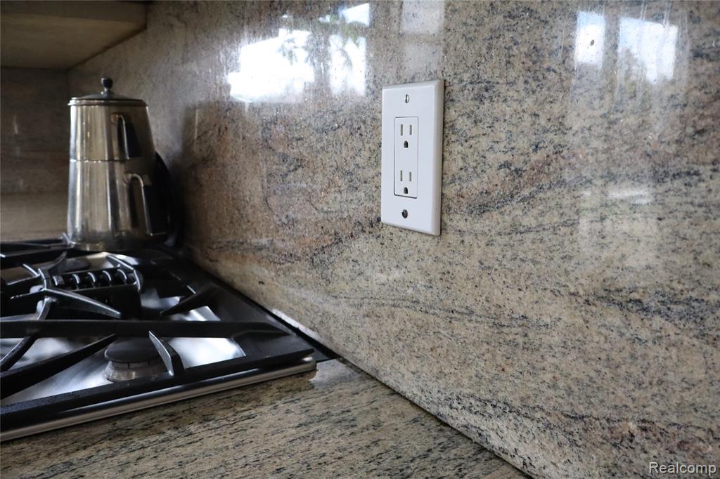 39552 Forbes Drive, Sterling Heights, MI 48310 — Photo 24