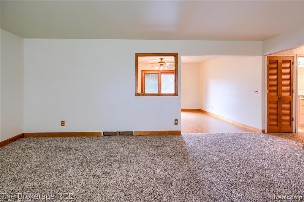 418 Windmill Point Drive, Flushing, MI 48433 — Photo 15